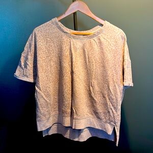 Leopard Print Short-Sleeved Sweatshirt